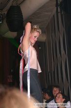 

Filename: img_4994_std.jpg
Aperture: f/7.1
Shutter Speed: 1/80
Body: Canon EOS DIGITAL REBEL
Lens: Canon EF-S 18-55mm f/3.5-5.6