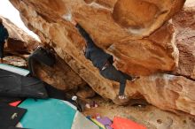 Bouldering in Hueco Tanks on 01/02/2020 with Blue Lizard Climbing and Yoga

Filename: SRM_20200102_1337290.jpg
Aperture: f/4.0
Shutter Speed: 1/250
Body: Canon EOS-1D Mark II
Lens: Canon EF 16-35mm f/2.8 L