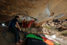 Bouldering in Hueco Tanks on 01/12/2020 with Blue Lizard Climbing and Yoga

Filename: SRM_20200112_1401190.jpg
Aperture: f/8.0
Shutter Speed: 1/250
Body: Canon EOS-1D Mark II
Lens: Canon EF 16-35mm f/2.8 L