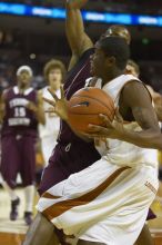 Guard Justin Mason, #24.  The longhorns defeated the Texas Southern University (TSU) Tigers 90-50 Saturday night.

Filename: SRM_20061128_1926565.jpg
Aperture: f/2.8
Shutter Speed: 1/640
Body: Canon EOS-1D Mark II
Lens: Canon EF 80-200mm f/2.8 L