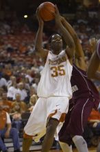 Guard/forward Kevin Durant, #35.  The longhorns defeated the Texas Southern University (TSU) Tigers 90-50 Tuesday night.

Filename: SRM_20061128_1928506.jpg
Aperture: f/2.8
Shutter Speed: 1/640
Body: Canon EOS-1D Mark II
Lens: Canon EF 80-200mm f/2.8 L