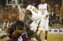 The longhorns defeated the Texas Southern University (TSU) Tigers 90-50 Tuesday night.

Filename: SRM_20061128_2009505.jpg
Aperture: f/2.8
Shutter Speed: 1/640
Body: Canon EOS-1D Mark II
Lens: Canon EF 80-200mm f/2.8 L