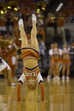 The longhorns defeated the Texas Southern University (TSU) Tigers 90-50 Tuesday night.

Filename: SRM_20061128_2024000.jpg
Aperture: f/2.8
Shutter Speed: 1/640
Body: Canon EOS-1D Mark II
Lens: Canon EF 80-200mm f/2.8 L