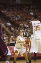 The longhorns defeated the Texas Southern University (TSU) Tigers 90-50 Tuesday night.

Filename: SRM_20061128_2033388.jpg
Aperture: f/2.8
Shutter Speed: 1/640
Body: Canon EOS-1D Mark II
Lens: Canon EF 80-200mm f/2.8 L