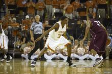 The longhorns defeated the Texas Southern University (TSU) Tigers 90-50 Tuesday night.

Filename: SRM_20061128_2036429.jpg
Aperture: f/2.8
Shutter Speed: 1/640
Body: Canon EOS-1D Mark II
Lens: Canon EF 80-200mm f/2.8 L