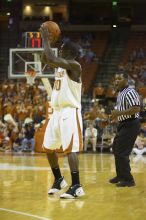 The longhorns defeated the Texas Southern University (TSU) Tigers 90-50 Tuesday night.

Filename: SRM_20061128_2037163.jpg
Aperture: f/2.8
Shutter Speed: 1/640
Body: Canon EOS-1D Mark II
Lens: Canon EF 80-200mm f/2.8 L