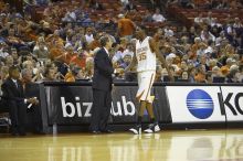 Guard/forward Kevin Durant, #35.  The longhorns defeated the Texas Southern University (TSU) Tigers 90-50 Tuesday night.

Filename: SRM_20061128_2038041.jpg
Aperture: f/2.8
Shutter Speed: 1/640
Body: Canon EOS-1D Mark II
Lens: Canon EF 80-200mm f/2.8 L