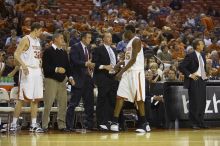 Guard/forward Kevin Durant, #35.  The longhorns defeated the Texas Southern University (TSU) Tigers 90-50 Tuesday night.

Filename: SRM_20061128_2038104.jpg
Aperture: f/2.8
Shutter Speed: 1/640
Body: Canon EOS-1D Mark II
Lens: Canon EF 80-200mm f/2.8 L