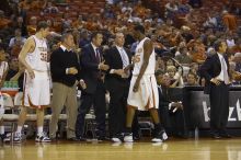 Guard/forward Kevin Durant, #35.  The longhorns defeated the Texas Southern University (TSU) Tigers 90-50 Tuesday night.

Filename: SRM_20061128_2038125.jpg
Aperture: f/2.8
Shutter Speed: 1/640
Body: Canon EOS-1D Mark II
Lens: Canon EF 80-200mm f/2.8 L