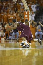 The longhorns defeated the Texas Southern University (TSU) Tigers 90-50 Tuesday night.

Filename: SRM_20061128_2039229.jpg
Aperture: f/2.8
Shutter Speed: 1/640
Body: Canon EOS-1D Mark II
Lens: Canon EF 80-200mm f/2.8 L