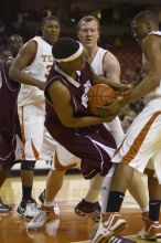 The longhorns defeated the Texas Southern University (TSU) Tigers 90-50 Tuesday night.

Filename: SRM_20061128_2046185.jpg
Aperture: f/2.8
Shutter Speed: 1/640
Body: Canon EOS-1D Mark II
Lens: Canon EF 80-200mm f/2.8 L