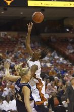 Earnesia Williams, #00.  The lady longhorns defeated the Oral Roberts University's (ORU) Golden Eagles 79-40 Saturday night.

Filename: SRM_20061125_1309285.jpg
Aperture: f/2.8
Shutter Speed: 1/400
Body: Canon EOS-1D Mark II
Lens: Canon EF 80-200mm f/2.8 L