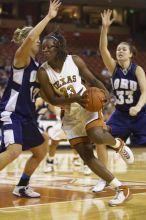 Forward Tiffany Jackson, #33.  The lady longhorns defeated the Oral Roberts University's (ORU) Golden Eagles 79-40 Saturday night.

Filename: SRM_20061125_1311189.jpg
Aperture: f/2.8
Shutter Speed: 1/400
Body: Canon EOS-1D Mark II
Lens: Canon EF 80-200mm f/2.8 L