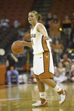 Guard Erika Arriaran, #4.  The lady longhorns defeated the Oral Roberts University's (ORU) Golden Eagles 79-40 Saturday night.

Filename: SRM_20061125_1316002.jpg
Aperture: f/2.8
Shutter Speed: 1/400
Body: Canon EOS-1D Mark II
Lens: Canon EF 80-200mm f/2.8 L