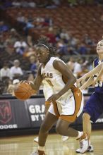 Forward Tiffany Jackson, #33.  The lady longhorns defeated the Oral Roberts University's (ORU) Golden Eagles 79-40 Saturday night.

Filename: SRM_20061125_1324541.jpg
Aperture: f/2.8
Shutter Speed: 1/400
Body: Canon EOS-1D Mark II
Lens: Canon EF 80-200mm f/2.8 L