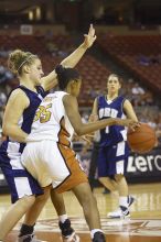 Forward Ashley Lindsey, #35.  The lady longhorns defeated the Oral Roberts University's (ORU) Golden Eagles 79-40 Saturday night.

Filename: SRM_20061125_1357060.jpg
Aperture: f/2.8
Shutter Speed: 1/400
Body: Canon EOS-1D Mark II
Lens: Canon EF 80-200mm f/2.8 L