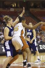 Forward Ashley Lindsey, #35.  The lady longhorns defeated the Oral Roberts University's (ORU) Golden Eagles 79-40 Saturday night.

Filename: SRM_20061125_1357081.jpg
Aperture: f/2.8
Shutter Speed: 1/400
Body: Canon EOS-1D Mark II
Lens: Canon EF 80-200mm f/2.8 L