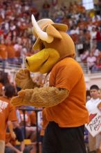 The Longhorns defeated the Huskers 3-0 on Wednesday night, October 24, 2007 at Gregory Gym.

Filename: SRM_20071024_1853142.jpg
Aperture: f/4.0
Shutter Speed: 1/250
Body: Canon EOS-1D Mark II
Lens: Canon EF 80-200mm f/2.8 L