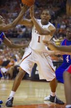 The University of Texas (UT) Longhorns defeated the University of Kansas Jayhawks 72-69 in Austin, Texas on Monday, February 11, 2008.

Filename: SRM_20080211_2141326.jpg
Aperture: f/2.8
Shutter Speed: 1/640
Body: Canon EOS-1D Mark II
Lens: Canon EF 80-200mm f/2.8 L