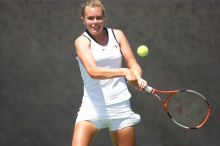 Fifth singles UT freshman Caroline Larsson defeated CSUS sophomore Aileen Tsan 6-2, 6-4.  The University of Texas defeated Sacramento State on Saturday, March 22, 2008.

Filename: SRM_20080322_1300341.jpg
Aperture: f/2.8
Shutter Speed: 1/2500
Body: Canon EOS-1D Mark II
Lens: Canon EF 300mm f/2.8 L IS