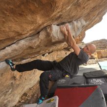 Filename: SRM_20260101_1223090.jpg
Aperture: f/5.6
Shutter Speed: 1/800
Body: Canon EOS R6
Lens: Canon EF 16-35mm f/2.8 L