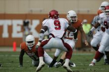 The University of Texas football team defeated the Arkansas Razorbacks with a score of 52-10 in Austin, TX on Saturday, September 27, 2008.

Filename: SRM_20080927_14553032.jpg
Aperture: f/5.6
Shutter Speed: 1/1600
Body: Canon EOS-1D Mark II
Lens: Canon EF 300mm f/2.8 L IS