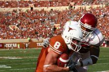 The University of Texas football team defeated the Arkansas Razorbacks with a score of 52-10 in Austin, TX on Saturday, September 27, 2008.

Filename: SRM_20080927_16470298.jpg
Aperture: f/5.6
Shutter Speed: 1/3200
Body: Canon EOS 20D
Lens: Canon EF 80-200mm f/2.8 L