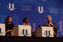 Natalie Portman (L), Mambidzeni Madzivire (C), BME graduate student at Mayo Graduate School, and Former President Bill Clinton (R) at the first plenary session of the CGIU meeting.  Day one of the 2nd Annual Clinton Global Initiative University (CGIU) meeting was held at The University of Texas at Austin, Friday, February 13, 2009.

Filename: SRM_20090213_16572044.jpg
Aperture: f/4.0
Shutter Speed: 1/400
Body: Canon EOS-1D Mark II
Lens: Canon EF 80-200mm f/2.8 L