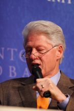 Former President Bill Clinton moderated the discussion between Natalie Portman, Mambidzeni Madzivire, BME graduate student at Mayo Graduate School, Blake Mycoskie, founder of TOMS shoes, and Paul Bell, president of Dell Global Public, during the first plenary session at the CGIU meeting.  Day one of the 2nd Annual Clinton Global Initiative University (CGIU) meeting was held at The University of Texas at Austin, Friday, February 13, 2009.
