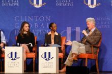 Natalie Portman (L), Mambidzeni Madzivire (C), BME graduate student at Mayo Graduate School, and Former President Bill Clinton (R) at the first plenary session of the CGIU meeting.  Day one of the 2nd Annual Clinton Global Initiative University (CGIU) meeting was held at The University of Texas at Austin, Friday, February 13, 2009.

Filename: SRM_20090213_17020097.jpg
Aperture: f/4.0
Shutter Speed: 1/200
Body: Canon EOS 20D
Lens: Canon EF 300mm f/2.8 L IS