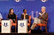 Natalie Portman (L), Mambidzeni Madzivire (C), BME graduate student at Mayo Graduate School, and Former President Bill Clinton (R) at the first plenary session of the CGIU meeting.  Day one of the 2nd Annual Clinton Global Initiative University (CGIU) meeting was held at The University of Texas at Austin, Friday, February 13, 2009.

Filename: SRM_20090213_17022199.jpg
Aperture: f/4.0
Shutter Speed: 1/200
Body: Canon EOS 20D
Lens: Canon EF 300mm f/2.8 L IS