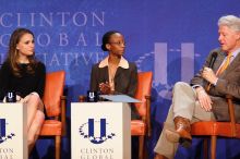 Natalie Portman (L), Mambidzeni Madzivire (C), BME graduate student at Mayo Graduate School, and Former President Bill Clinton (R) at the first plenary session of the CGIU meeting.  Day one of the 2nd Annual Clinton Global Initiative University (CGIU) meeting was held at The University of Texas at Austin, Friday, February 13, 2009.

Filename: SRM_20090213_17064447.jpg
Aperture: f/4.0
Shutter Speed: 1/200
Body: Canon EOS 20D
Lens: Canon EF 300mm f/2.8 L IS