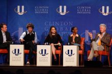 Paul Bell (1-L), president of Dell Global Public, Blake Mycoskie (2-L), founder of TOMS shoes, Natalie Portman (C), Mambidzeni Madzivire (2-R), BME graduate student at Mayo Graduate School, and Former President Bill Clinton (1-R) at the first plenary session of the CGIU meeting.  Day one of the 2nd Annual Clinton Global Initiative University (CGIU) meeting was held at The University of Texas at Austin, Friday, February 13, 2009.

Filename: SRM_20090213_17250317.jpg
Aperture: f/4.0
Shutter Speed: 1/400
Body: Canon EOS-1D Mark II
Lens: Canon EF 300mm f/2.8 L IS