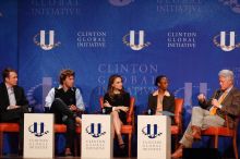 Paul Bell (1-L), president of Dell Global Public, Blake Mycoskie (2-L), founder of TOMS shoes, Natalie Portman (C), Mambidzeni Madzivire (2-R), BME graduate student at Mayo Graduate School, and Former President Bill Clinton (1-R) at the first plenary session of the CGIU meeting.  Day one of the 2nd Annual Clinton Global Initiative University (CGIU) meeting was held at The University of Texas at Austin, Friday, February 13, 2009.

Filename: SRM_20090213_17282842.jpg
Aperture: f/4.0
Shutter Speed: 1/320
Body: Canon EOS-1D Mark II
Lens: Canon EF 300mm f/2.8 L IS