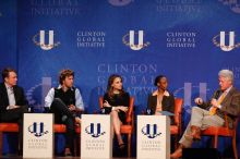 Paul Bell (1-L), president of Dell Global Public, Blake Mycoskie (2-L), founder of TOMS shoes, Natalie Portman (C), Mambidzeni Madzivire (2-R), BME graduate student at Mayo Graduate School, and Former President Bill Clinton (1-R) at the first plenary session of the CGIU meeting.  Day one of the 2nd Annual Clinton Global Initiative University (CGIU) meeting was held at The University of Texas at Austin, Friday, February 13, 2009.

Filename: SRM_20090213_17282843.jpg
Aperture: f/4.0
Shutter Speed: 1/320
Body: Canon EOS-1D Mark II
Lens: Canon EF 300mm f/2.8 L IS