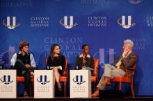 Blake Mycoskie (1-L), founder of TOMS shoes, Natalie Portman (2-L), Mambidzeni Madzivire (2-R), BME graduate student at Mayo Graduate School, and Former President Bill Clinton (1-R) at the first plenary session of the CGIU meeting.  Day one of the 2nd Annual Clinton Global Initiative University (CGIU) meeting was held at The University of Texas at Austin, Friday, February 13, 2009.

Filename: SRM_20090213_17290345.jpg
Aperture: f/4.0
Shutter Speed: 1/400
Body: Canon EOS-1D Mark II
Lens: Canon EF 300mm f/2.8 L IS
