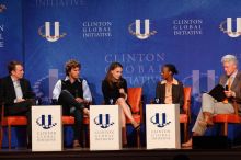 Paul Bell (1-L), president of Dell Global Public, Blake Mycoskie (2-L), founder of TOMS shoes, Natalie Portman (C), Mambidzeni Madzivire (2-R), BME graduate student at Mayo Graduate School, and Former President Bill Clinton (1-R) at the first plenary session of the CGIU meeting.  Day one of the 2nd Annual Clinton Global Initiative University (CGIU) meeting was held at The University of Texas at Austin, Friday, February 13, 2009.

Filename: SRM_20090213_17295671.jpg
Aperture: f/5.0
Shutter Speed: 1/200
Body: Canon EOS-1D Mark II
Lens: Canon EF 300mm f/2.8 L IS