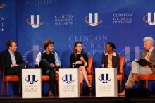 Paul Bell (1-L), president of Dell Global Public, Blake Mycoskie (2-L), founder of TOMS shoes, Natalie Portman (C), Mambidzeni Madzivire (2-R), BME graduate student at Mayo Graduate School, and Former President Bill Clinton (1-R) at the first plenary session of the CGIU meeting.  Day one of the 2nd Annual Clinton Global Initiative University (CGIU) meeting was held at The University of Texas at Austin, Friday, February 13, 2009.

Filename: SRM_20090213_17300173.jpg
Aperture: f/5.0
Shutter Speed: 1/250
Body: Canon EOS-1D Mark II
Lens: Canon EF 300mm f/2.8 L IS