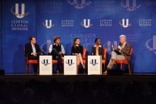 Paul Bell (1-L), president of Dell Global Public, Blake Mycoskie (2-L), founder of TOMS shoes, Natalie Portman (C), Mambidzeni Madzivire (2-R), BME graduate student at Mayo Graduate School, and Former President Bill Clinton (1-R) at the first plenary session of the CGIU meeting.  Day one of the 2nd Annual Clinton Global Initiative University (CGIU) meeting was held at The University of Texas at Austin, Friday, February 13, 2009.

Filename: SRM_20090213_17315796.jpg
Aperture: f/5.0
Shutter Speed: 1/500
Body: Canon EOS-1D Mark II
Lens: Canon EF 80-200mm f/2.8 L