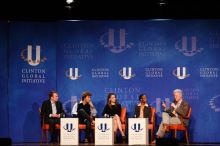 Paul Bell (1-L), president of Dell Global Public, Blake Mycoskie (2-L), founder of TOMS shoes, Natalie Portman (C), Mambidzeni Madzivire (2-R), BME graduate student at Mayo Graduate School, and Former President Bill Clinton (1-R) at the first plenary session of the CGIU meeting.  Day one of the 2nd Annual Clinton Global Initiative University (CGIU) meeting was held at The University of Texas at Austin, Friday, February 13, 2009.

Filename: SRM_20090213_17413900.jpg
Aperture: f/4.0
Shutter Speed: 1/200
Body: Canon EOS-1D Mark II
Lens: Canon EF 80-200mm f/2.8 L