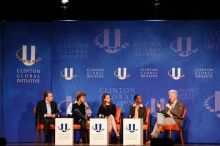 Paul Bell (1-L), president of Dell Global Public, Blake Mycoskie (2-L), founder of TOMS shoes, Natalie Portman (C), Mambidzeni Madzivire (2-R), BME graduate student at Mayo Graduate School, and Former President Bill Clinton (1-R) at the first plenary session of the CGIU meeting.  Day one of the 2nd Annual Clinton Global Initiative University (CGIU) meeting was held at The University of Texas at Austin, Friday, February 13, 2009.

Filename: SRM_20090213_17414505.jpg
Aperture: f/4.0
Shutter Speed: 1/160
Body: Canon EOS-1D Mark II
Lens: Canon EF 80-200mm f/2.8 L