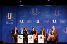 Paul Bell (1-L), president of Dell Global Public, Blake Mycoskie (2-L), founder of TOMS shoes, Natalie Portman (C), Mambidzeni Madzivire (2-R), BME graduate student at Mayo Graduate School, and Former President Bill Clinton (1-R) at the first plenary session of the CGIU meeting.  Day one of the 2nd Annual Clinton Global Initiative University (CGIU) meeting was held at The University of Texas at Austin, Friday, February 13, 2009.

Filename: SRM_20090213_17414507.jpg
Aperture: f/4.0
Shutter Speed: 1/160
Body: Canon EOS-1D Mark II
Lens: Canon EF 80-200mm f/2.8 L