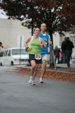 Beth Marek running the Richmond SunTrust Marathon and McDonald's Half Marathon, on Saturday, November 14, 2009.

Filename: SRM_20091114_09100810.JPG
Aperture: f/2.8
Shutter Speed: 1/1250
Body: Canon EOS-1D Mark II
Lens: Canon EF 80-200mm f/2.8 L