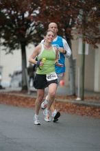 Beth Marek running the Richmond SunTrust Marathon and McDonald's Half Marathon, on Saturday, November 14, 2009.

Filename: SRM_20091114_09100913.JPG
Aperture: f/2.8
Shutter Speed: 1/1250
Body: Canon EOS-1D Mark II
Lens: Canon EF 80-200mm f/2.8 L