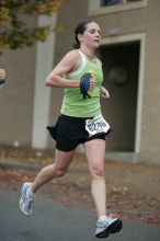 Beth Marek running the Richmond SunTrust Marathon and McDonald's Half Marathon, on Saturday, November 14, 2009.

Filename: SRM_20091114_09101129.JPG
Aperture: f/2.8
Shutter Speed: 1/1250
Body: Canon EOS-1D Mark II
Lens: Canon EF 80-200mm f/2.8 L