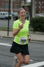 Janet Aardema running the Richmond SunTrust Marathon and McDonald's Half Marathon, on Saturday, November 14, 2009.

Filename: SRM_20091114_11483861.JPG
Aperture: f/4.0
Shutter Speed: 1/1000
Body: Canon EOS-1D Mark II
Lens: Canon EF 80-200mm f/2.8 L