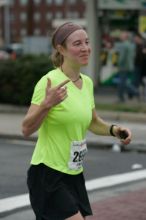 Janet Aardema running the Richmond SunTrust Marathon and McDonald's Half Marathon, on Saturday, November 14, 2009.

Filename: SRM_20091114_11483864.JPG
Aperture: f/4.0
Shutter Speed: 1/1000
Body: Canon EOS-1D Mark II
Lens: Canon EF 80-200mm f/2.8 L