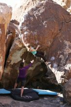 Bouldering during the Hueco Tanks Awesome Fest 14.2.

Filename: srm_20140223_11231650.jpg
Aperture: f/4.0
Shutter Speed: 1/800
Body: Canon EOS-1D Mark II
Lens: Canon EF 85mm f/1.2 L II