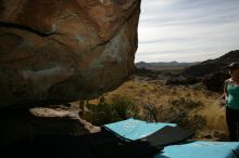 Bouldering during the Hueco Tanks Awesome Fest 14.2.

Filename: srm_20140223_12252234.jpg
Aperture: f/8.0
Shutter Speed: 1/320
Body: Canon EOS-1D Mark II
Lens: Canon EF 16-35mm f/2.8 L