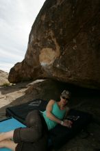 Bouldering during the Hueco Tanks Awesome Fest 14.2.

Filename: srm_20140223_14422652.jpg
Aperture: f/8.0
Shutter Speed: 1/320
Body: Canon EOS-1D Mark II
Lens: Canon EF 16-35mm f/2.8 L